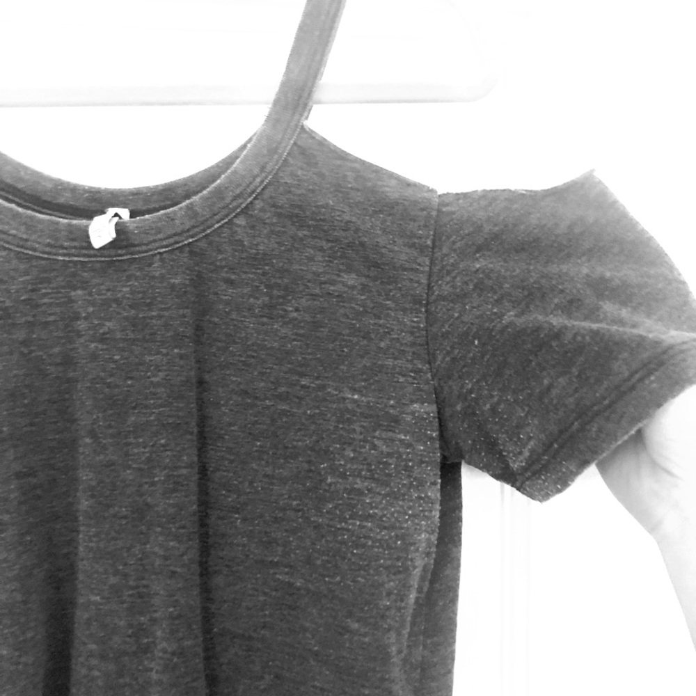 Off the shoulder Grey tied up top